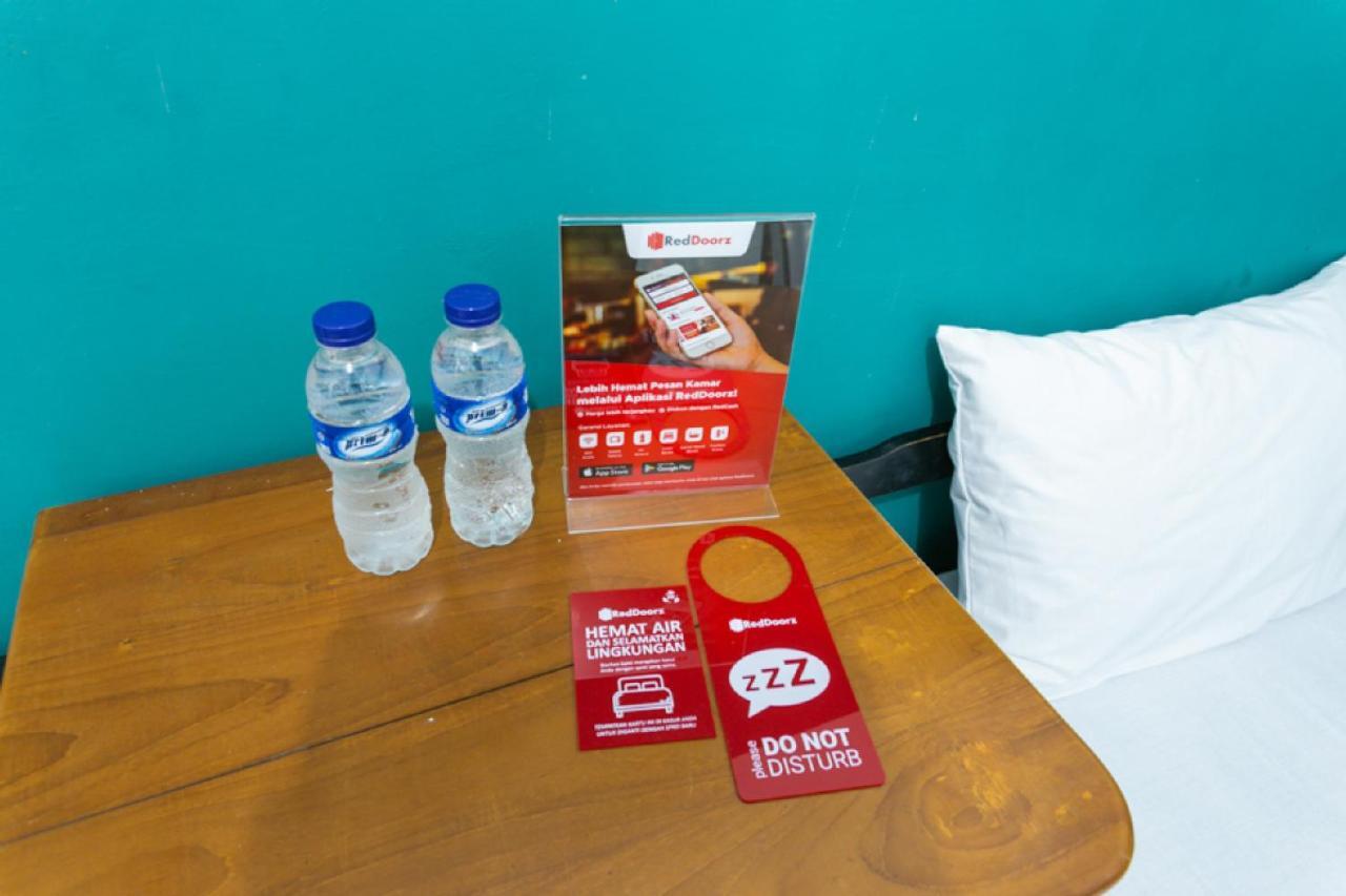 RedDoorz Syariah near Alun Alun Magelang Otel Dış mekan fotoğraf