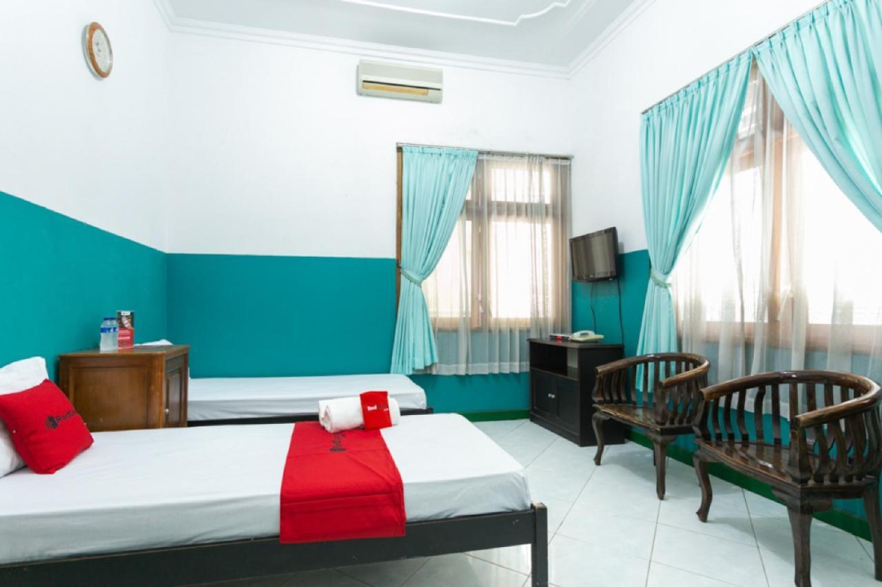 RedDoorz Syariah near Alun Alun Magelang Otel Dış mekan fotoğraf