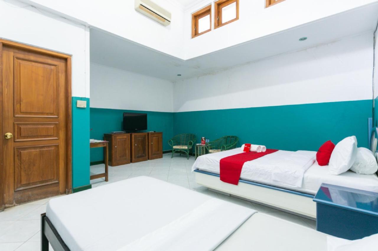 RedDoorz Syariah near Alun Alun Magelang Otel Dış mekan fotoğraf