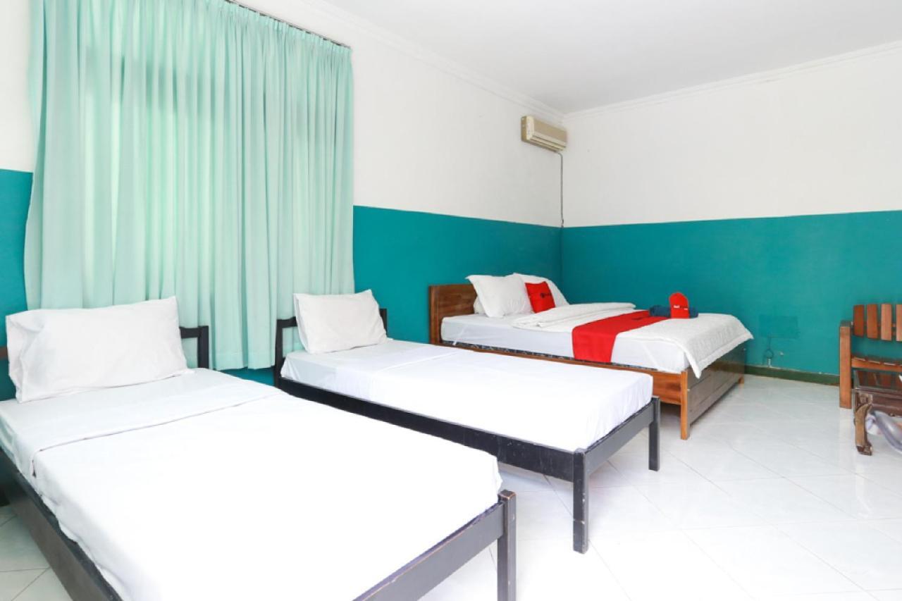 RedDoorz Syariah near Alun Alun Magelang Otel Dış mekan fotoğraf