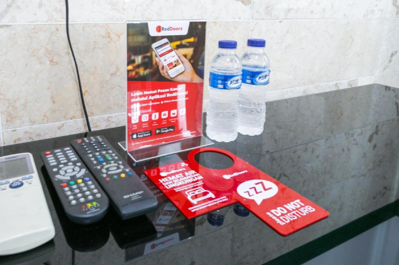 RedDoorz Syariah near Alun Alun Magelang Otel Dış mekan fotoğraf