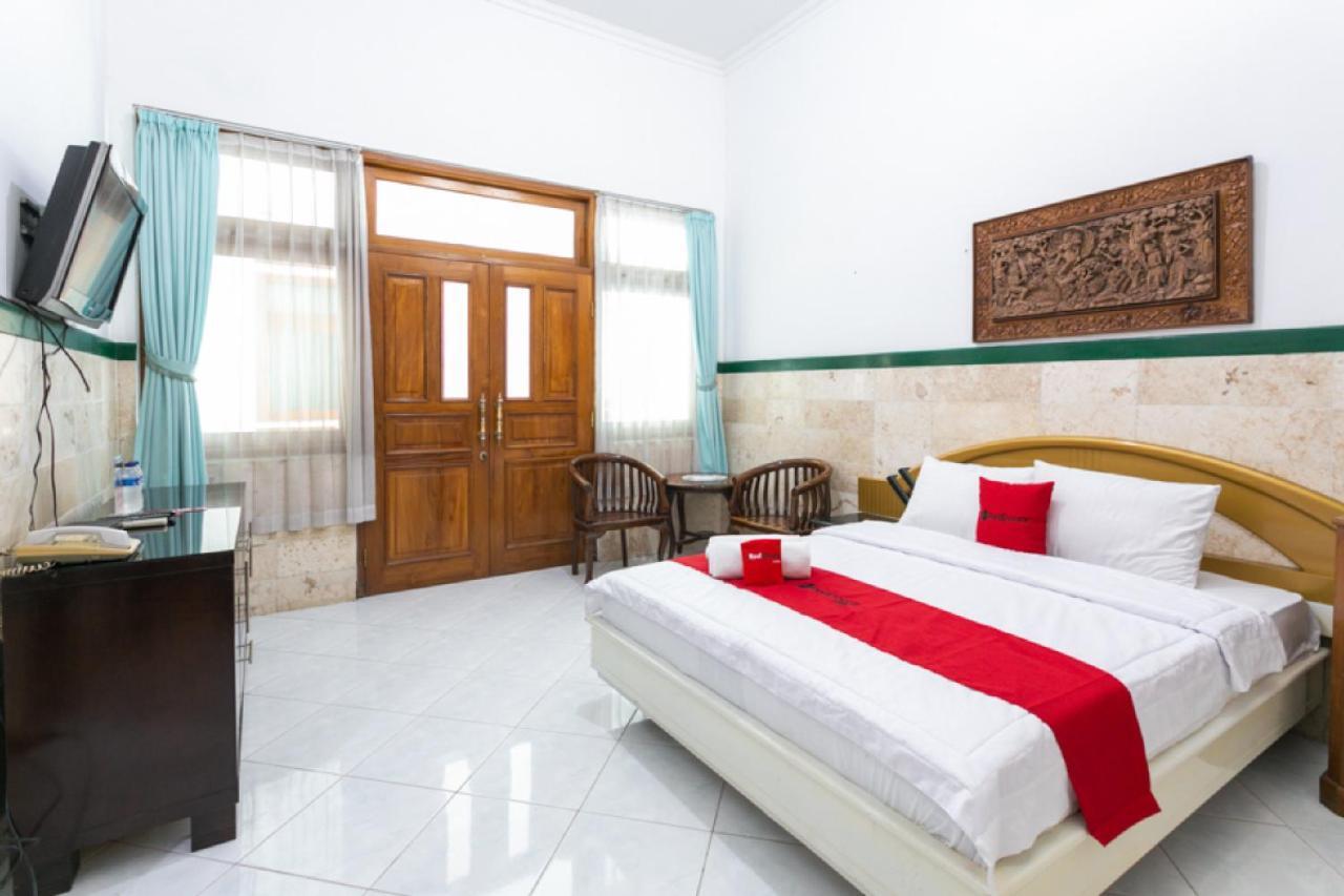 RedDoorz Syariah near Alun Alun Magelang Otel Dış mekan fotoğraf