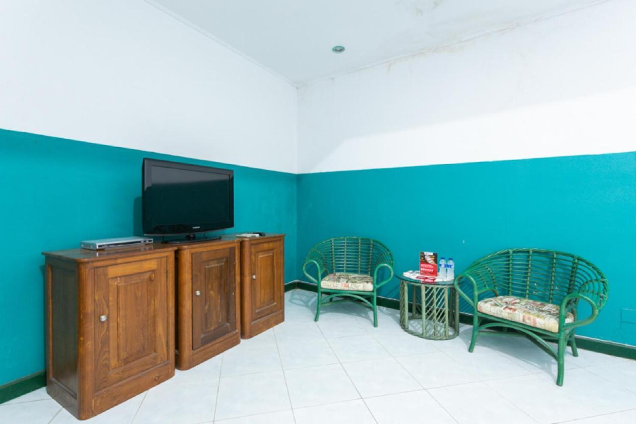 RedDoorz Syariah near Alun Alun Magelang Otel Dış mekan fotoğraf