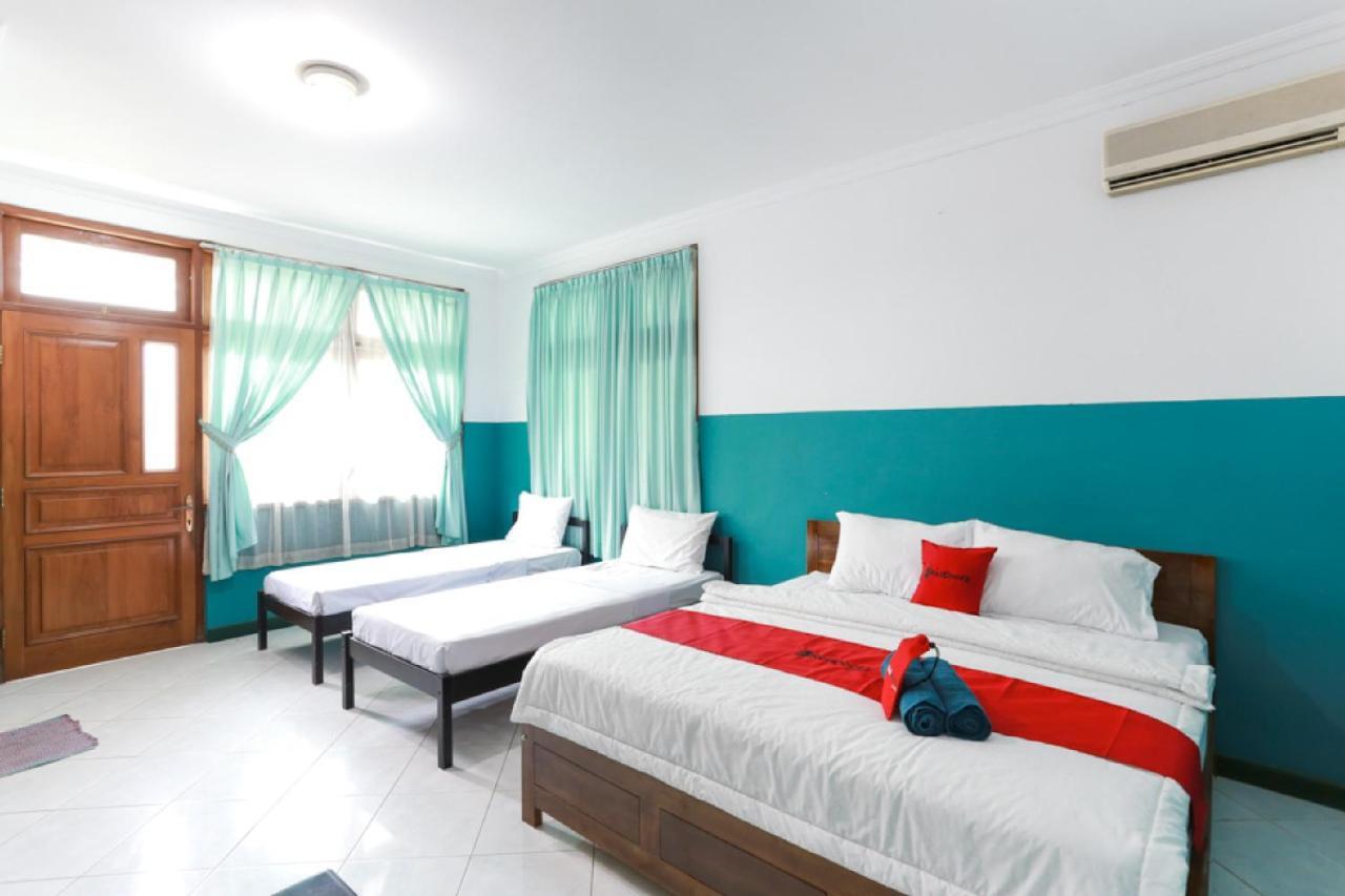 RedDoorz Syariah near Alun Alun Magelang Otel Dış mekan fotoğraf