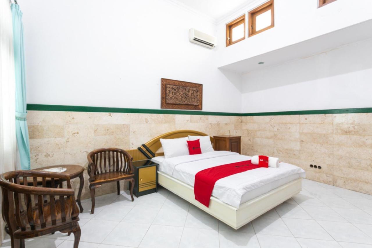 RedDoorz Syariah near Alun Alun Magelang Otel Dış mekan fotoğraf