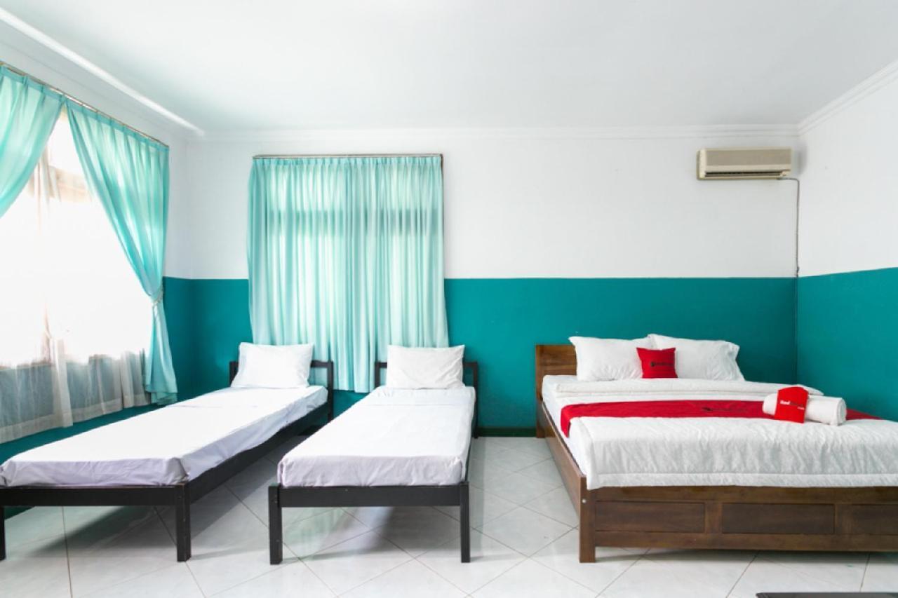 RedDoorz Syariah near Alun Alun Magelang Otel Dış mekan fotoğraf
